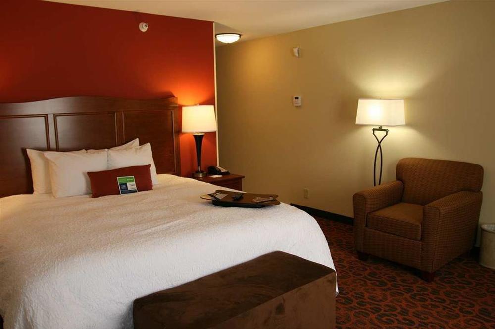 Hampton Inn Muscatine Номер фото
