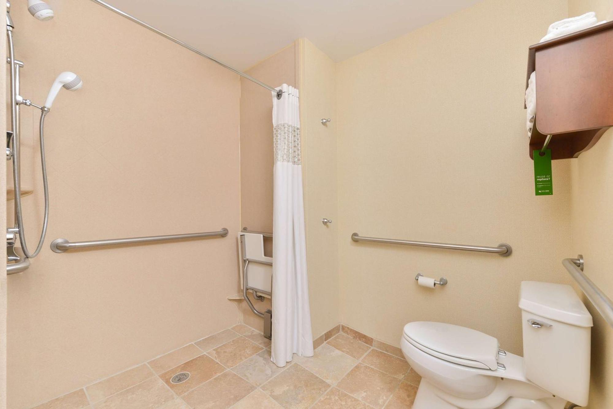 Hampton Inn Muscatine Экстерьер фото
