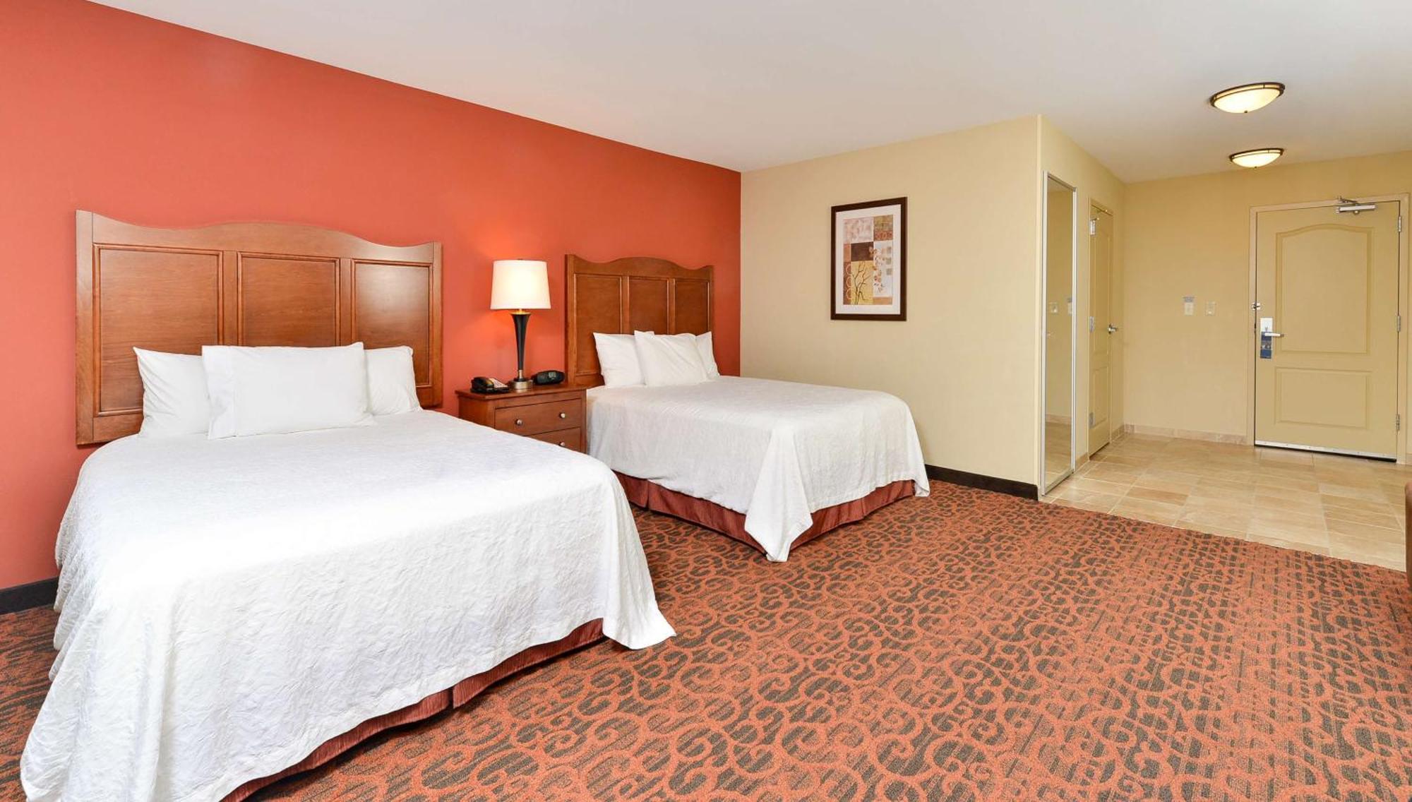 Hampton Inn Muscatine Экстерьер фото