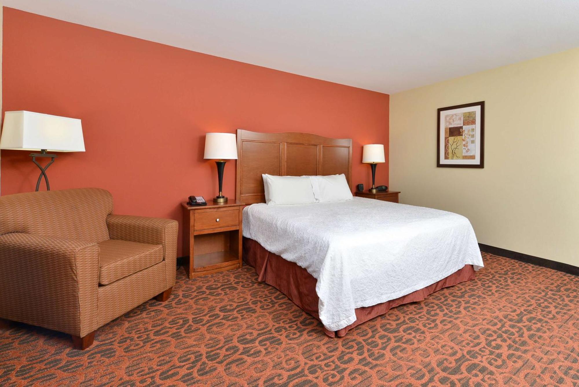 Hampton Inn Muscatine Экстерьер фото