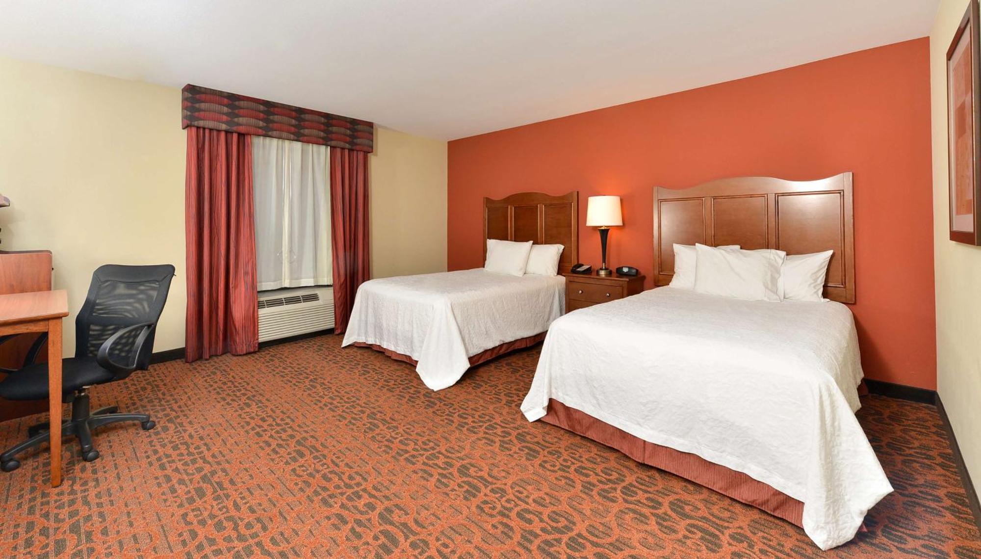Hampton Inn Muscatine Экстерьер фото
