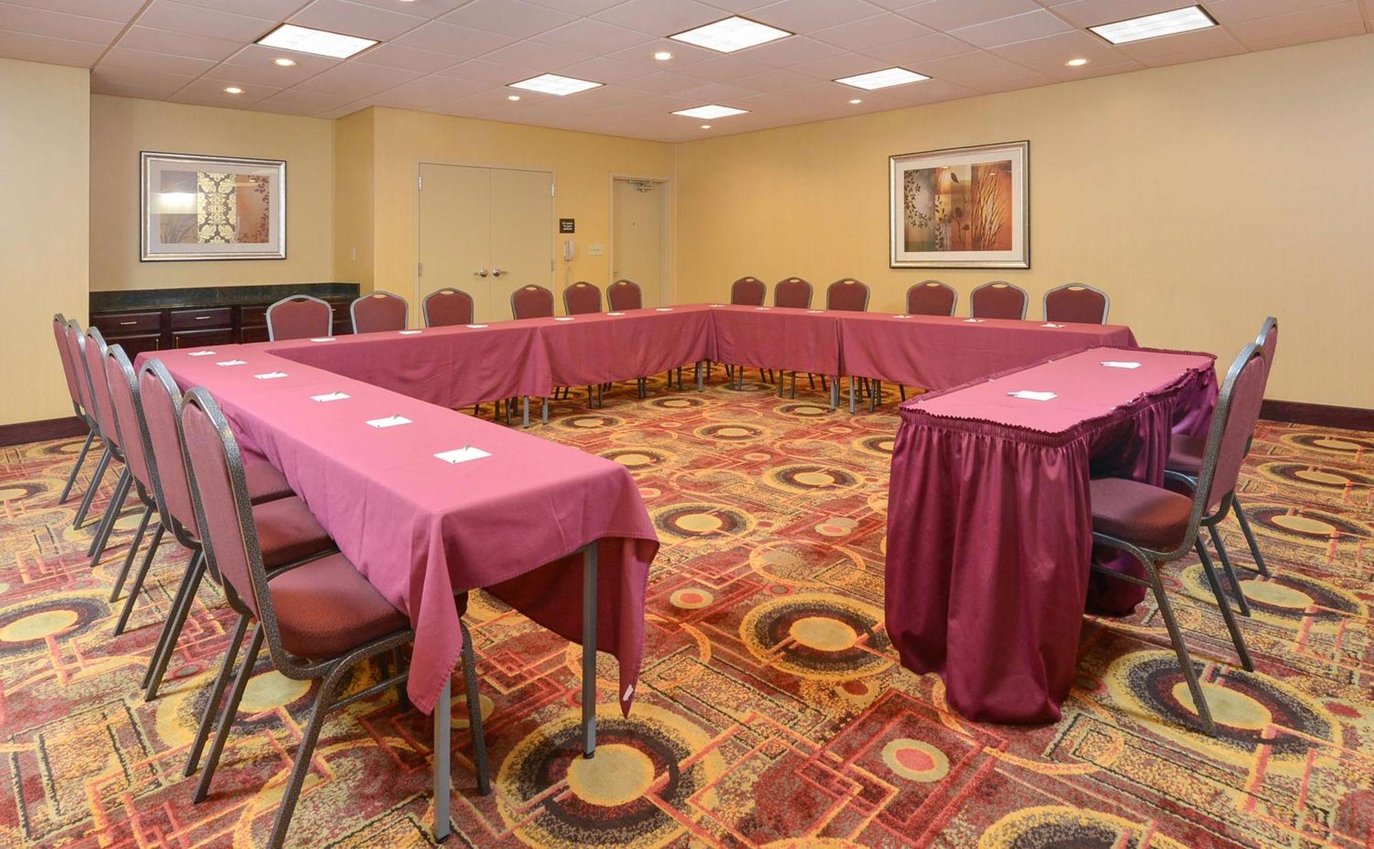 Hampton Inn Muscatine Экстерьер фото