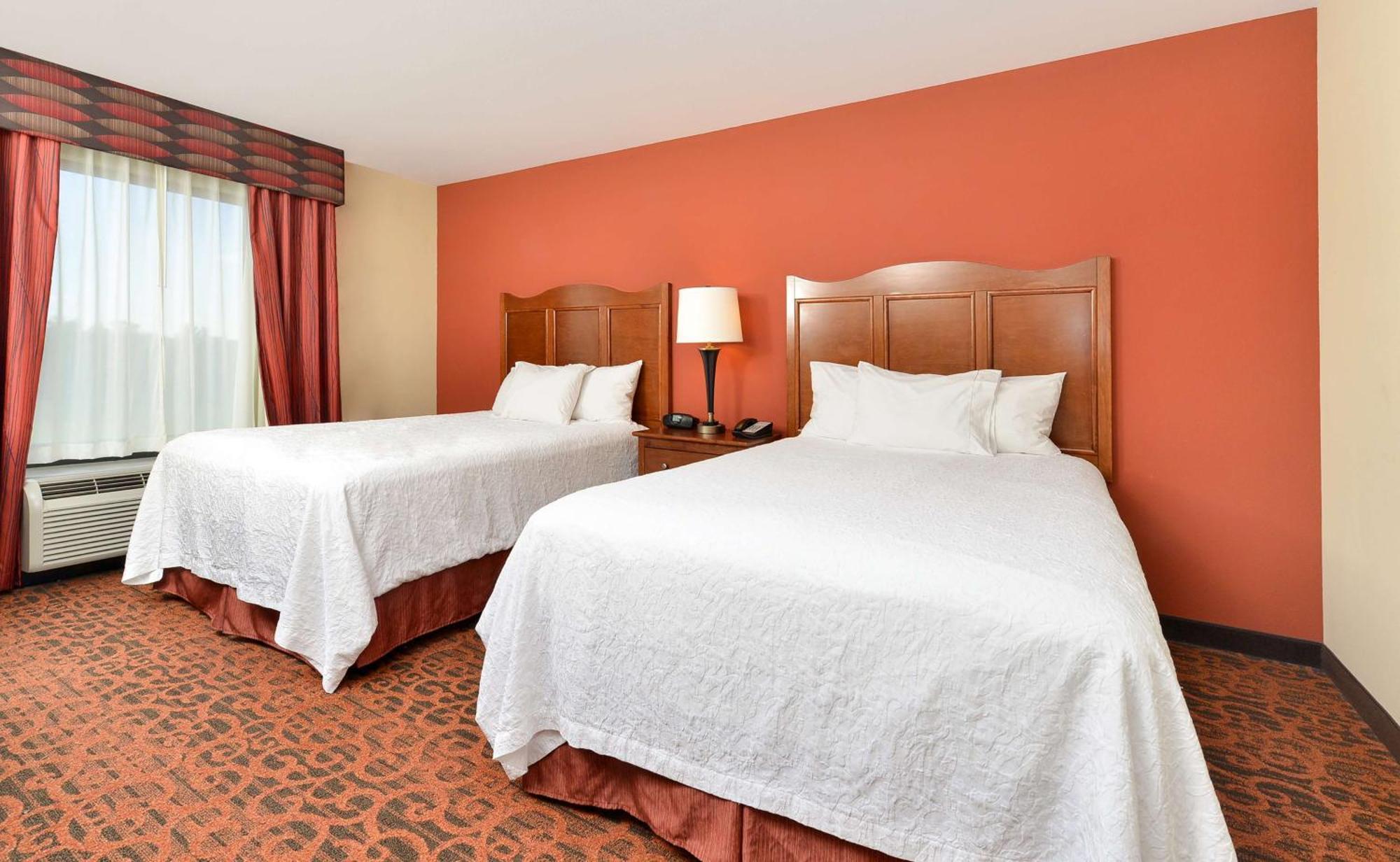 Hampton Inn Muscatine Экстерьер фото